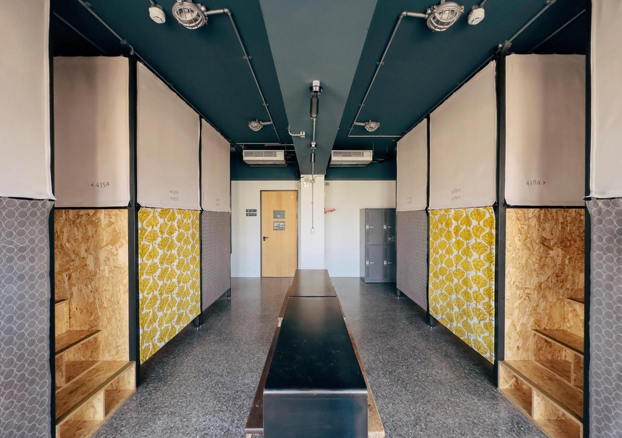 U.I.J Hotel & Hostel Tainan Exterior photo